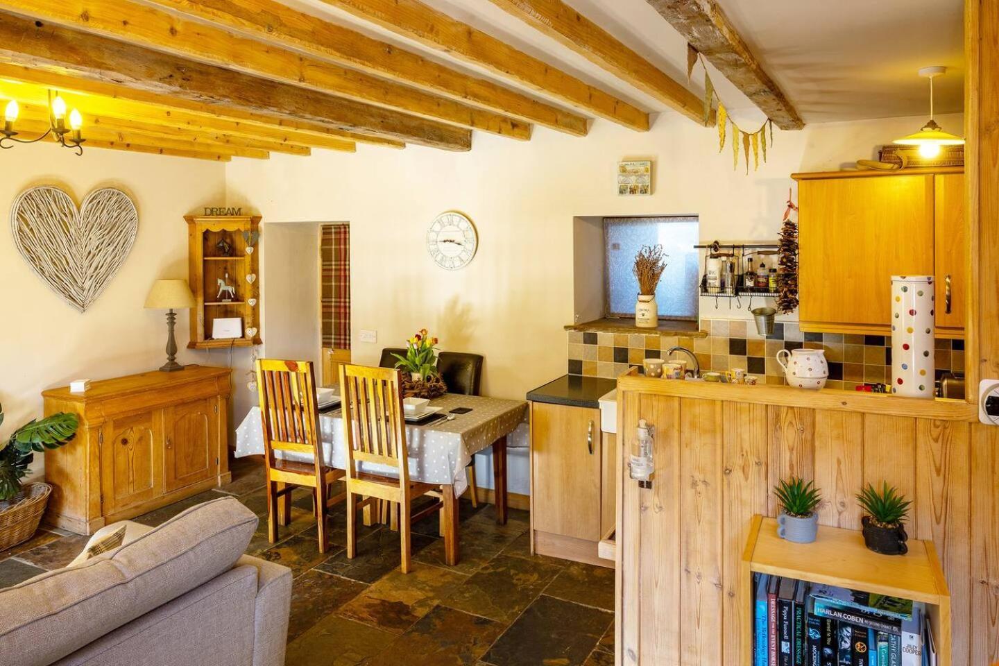 The Barn, Rustic Country Dog Friendly Holiday home *