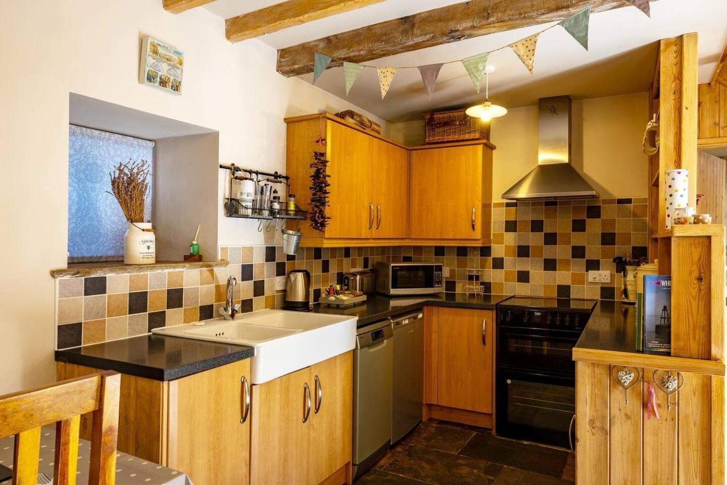 The Barn, Rustic Country Dog Friendly Holiday home